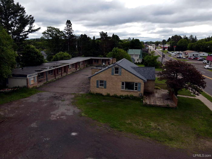 Crestview Motel (Crest View Motel) - Real Estate Listing Photo (newer photo)